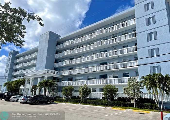 photo 2: 2829 NE 33rd Ct Unit 405, Fort Lauderdale FL 33306