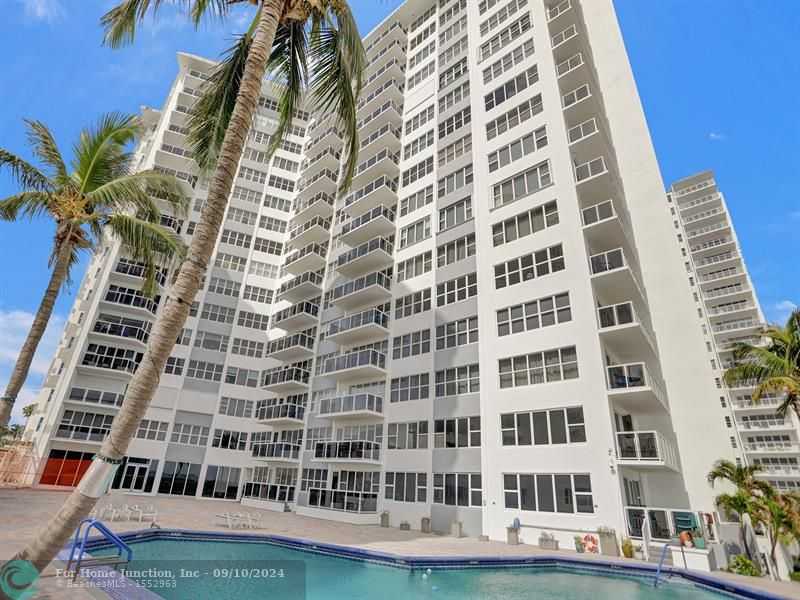 photo 3: 3700 Galt Ocean Dr Unit 1215, Fort Lauderdale FL 33308