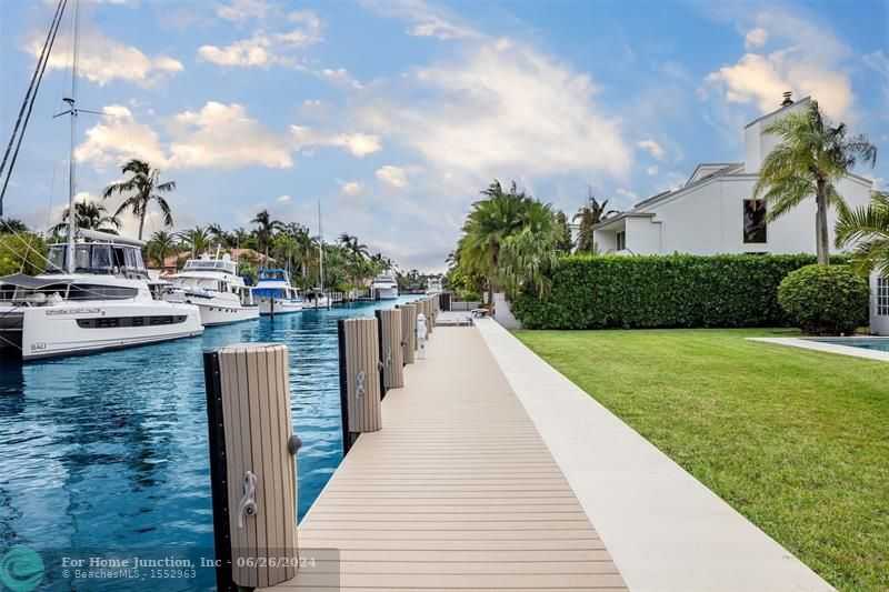 photo 1: 708 Solar Isle Dr, Fort Lauderdale FL 33301