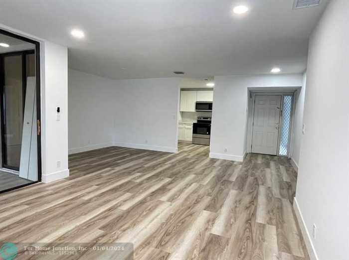 photo 1: 4668 NW 22nd St Unit 4218, Coconut Creek FL 33063