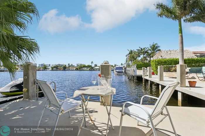 photo 2: 2700 NE 9th Ct, Pompano Beach FL 33062