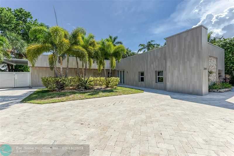 photo 1: 2642 Barbara Dr, Fort Lauderdale FL 33316