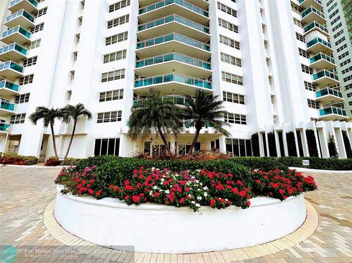 photo 1: 3430 Galt Ocean Dr Unit 312, Fort Lauderdale FL 33308