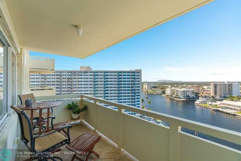 photo 3: 3200 NE 36th St Unit 1402, Fort Lauderdale FL 33308