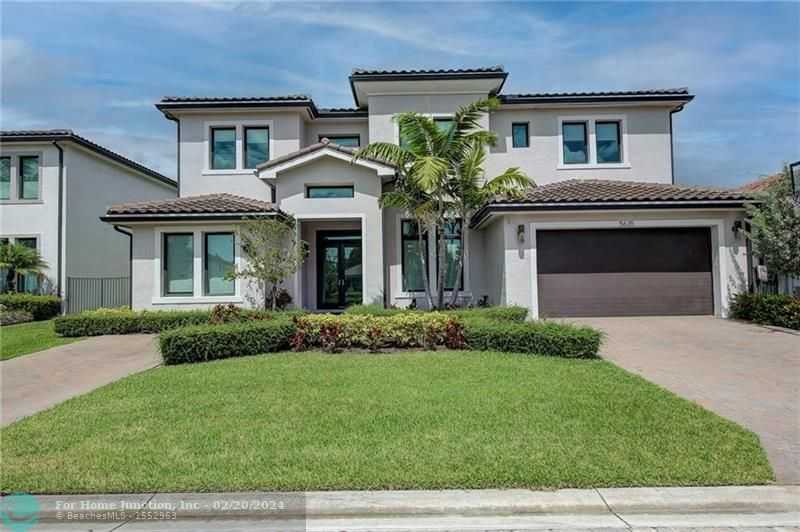 photo 1: 5635 W Brookfield Cir W, Hollywood FL 33312