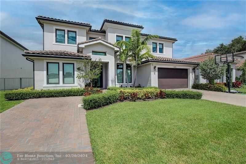 photo 3: 5635 W Brookfield Cir W, Hollywood FL 33312