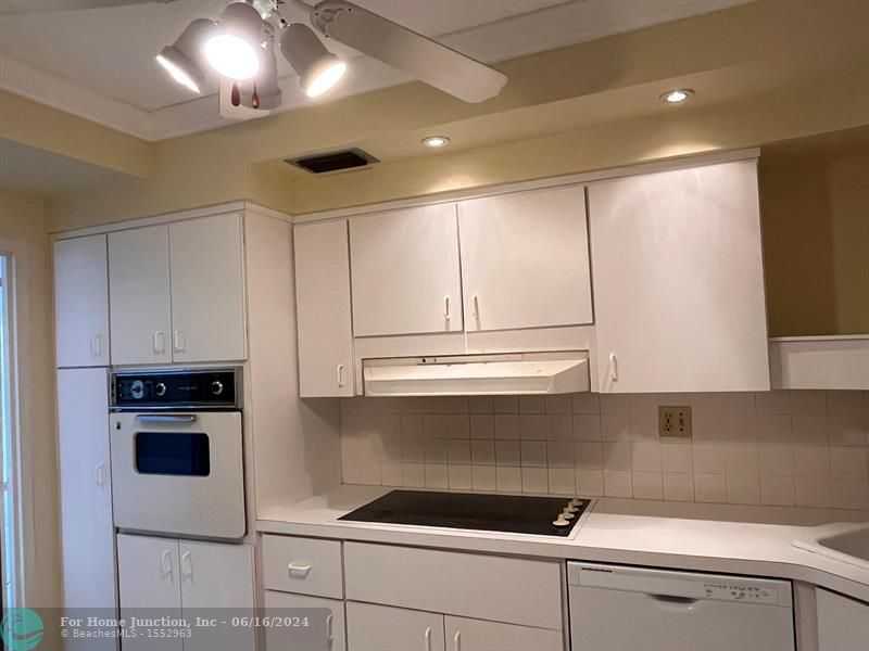 photo 3: 3200 NE 36th St Unit 1201, Fort Lauderdale FL 33308