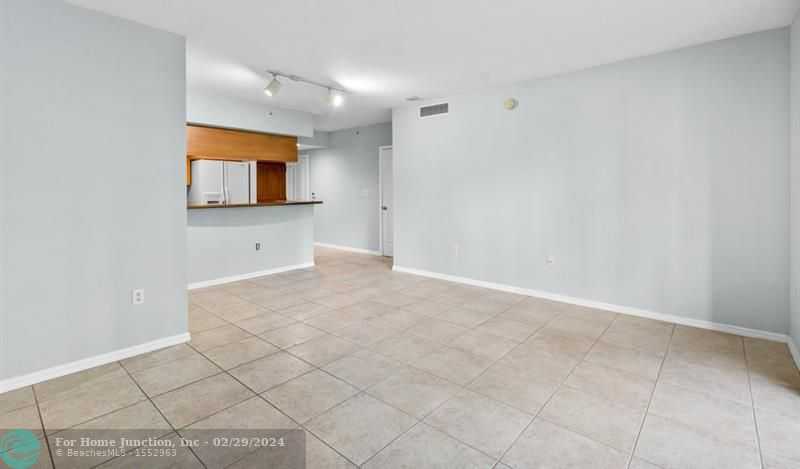 photo 3: 347 N New River Dr E Unit 608, Fort Lauderdale FL 33301