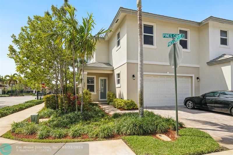 photo 2: 6901 Pines Circle, Coconut Creek FL 33073