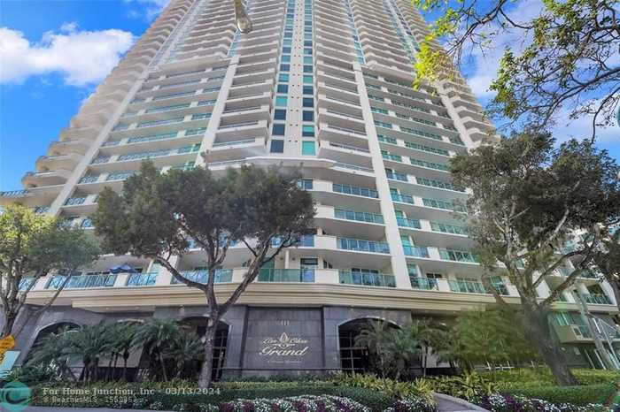 photo 1: 411 N New River Dr Unit 1406, Fort Lauderdale FL 33301