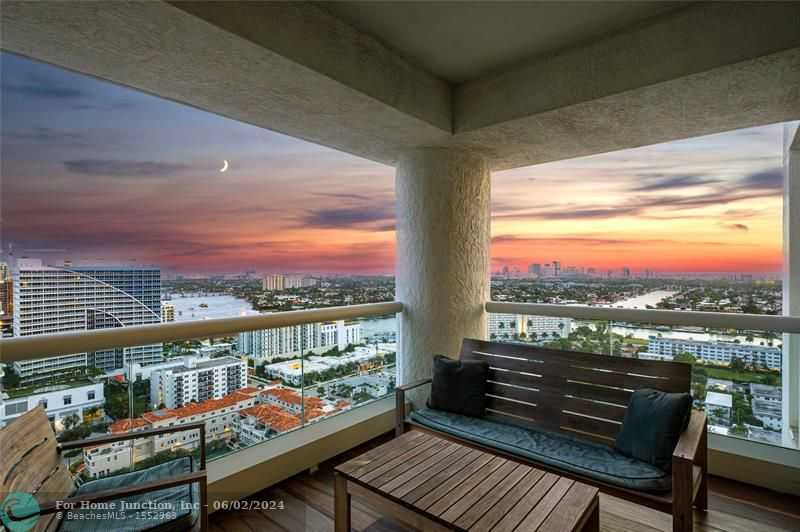 photo 3: 551 N Fort Lauderdale Beach Blvd Unit 2305, Fort Lauderdale FL 33304