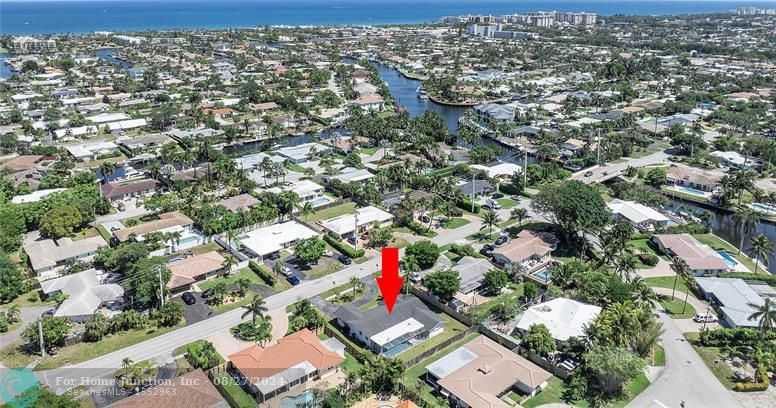 photo 1: 1011 SE 12th Ave, Deerfield Beach FL 33441