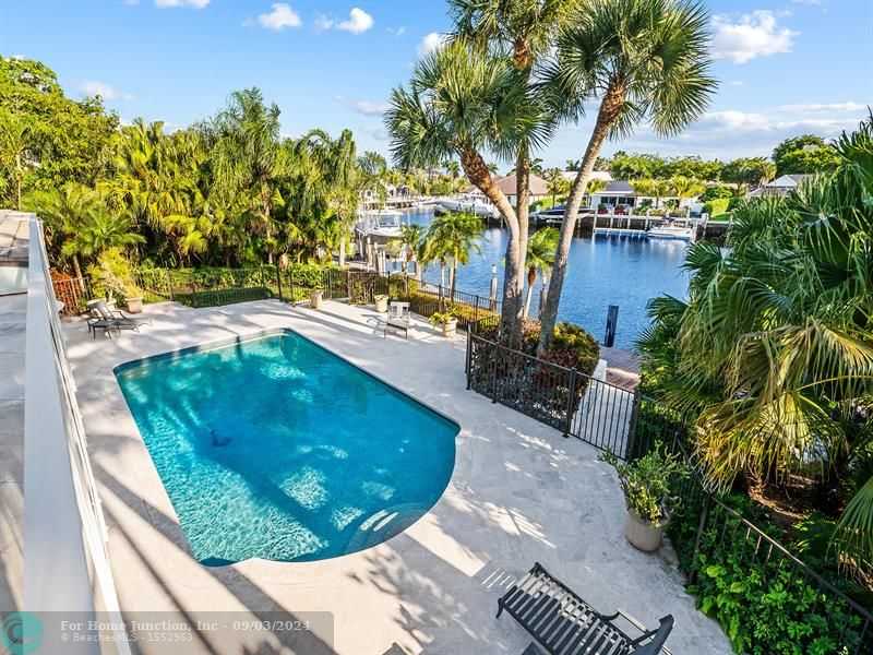 photo 3: 10 Bay Colony Dr, Fort Lauderdale FL 33308