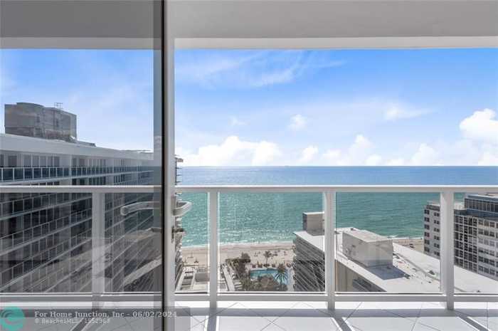 photo 1: 4100 Galt Ocean Dr Unit 1801 (PH 1), Fort Lauderdale FL 33308