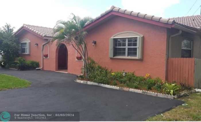 photo 1: 7803 NW 38th St, Coral Springs FL 33065