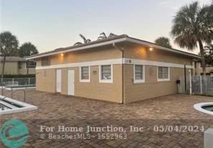photo 12: 1032 Twin Lakes Dr Unit 21-G, Coral Springs FL 33071