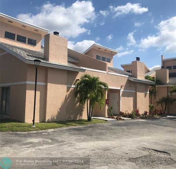 photo 1: 3951 Coral Springs Dr Unit 21, Coral Springs FL 33065