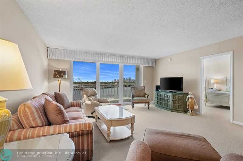 photo 3: 511 Bayshore Dr Unit 603, Fort Lauderdale FL 33304