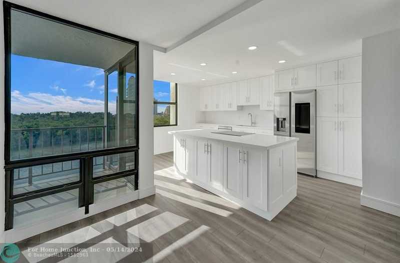 photo 3: 936 Intracoastal Dr Unit 7E, Fort Lauderdale FL 33304