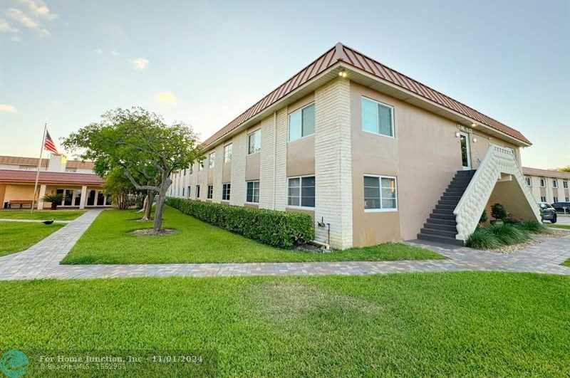 photo 1: 12 NE 19th Ct Unit 204A, Wilton Manors FL 33305