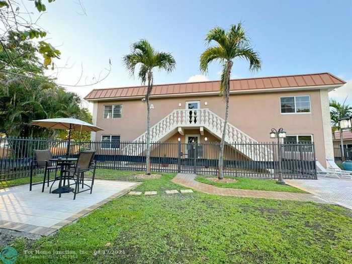 photo 1: 12 NE 19th Ct Unit 204A, Wilton Manors FL 33305