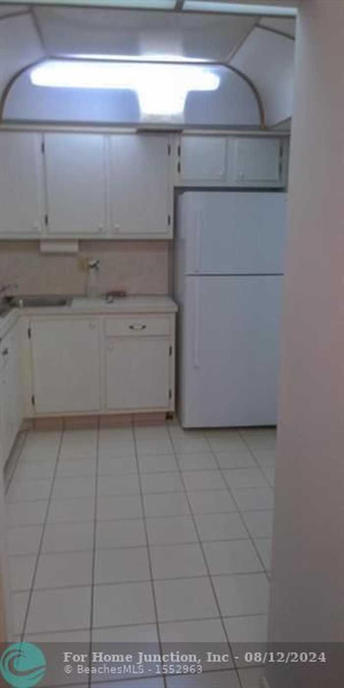 photo 15: 12 NE 19th Ct Unit 204A, Wilton Manors FL 33305