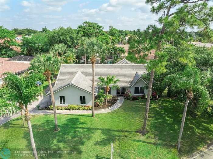 photo 2: 1758 NW 88th Way, Coral Springs FL 33071