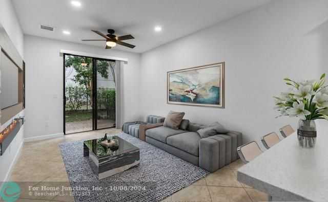 photo 3: 6948 Halton Park Ln, Coconut Creek FL 33073