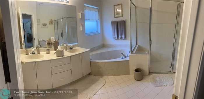 photo 5: 6185 NW 45th Ter, Coconut Creek FL 33073