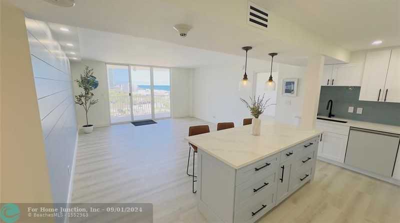 photo 3: 1 Las Olas Circle Unit 815, Fort Lauderdale FL 33316