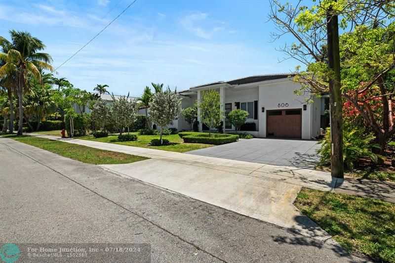 photo 3: 806 SE 11th Ct, Fort Lauderdale FL 33316