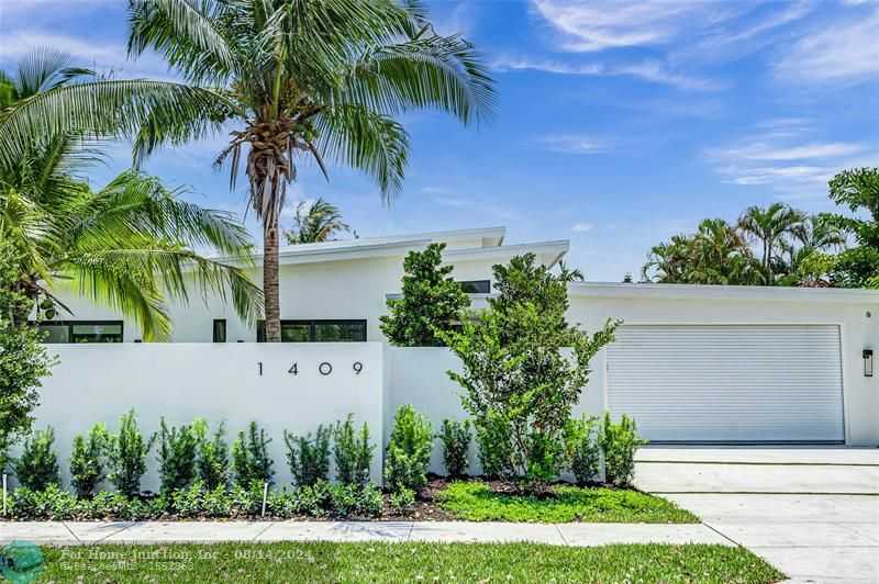 photo 1: 1409 NE 17th Way, Fort Lauderdale FL 33304