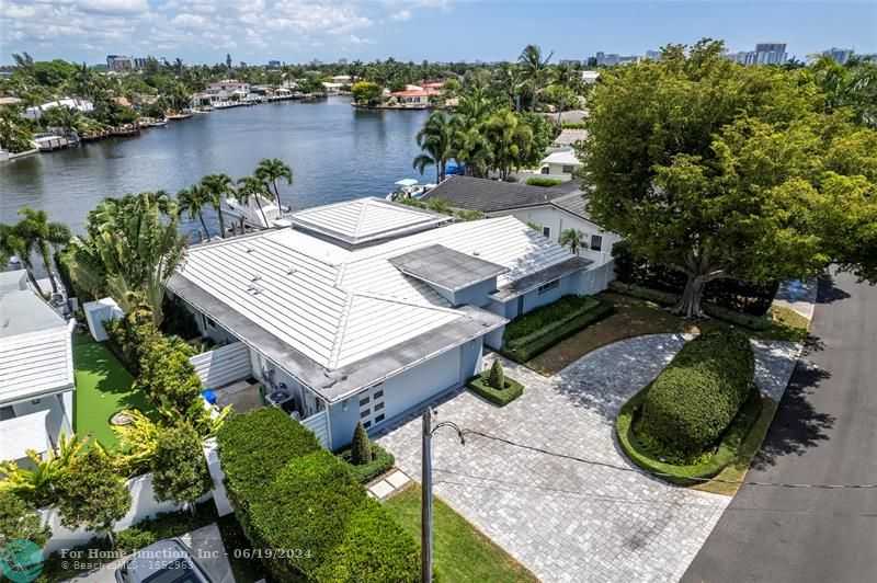 photo 3: 2259 NE 20th St, Fort Lauderdale FL 33305