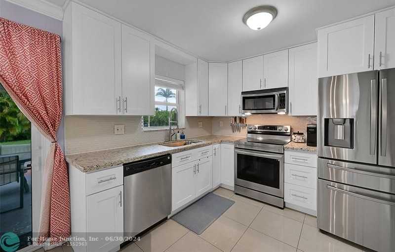 photo 3: 1416 SW 1st Ave, Deerfield Beach FL 33441