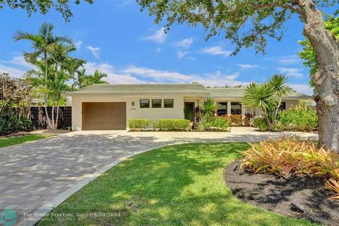 photo 1: 2999 Coral Shores Dr, Fort Lauderdale FL 33306