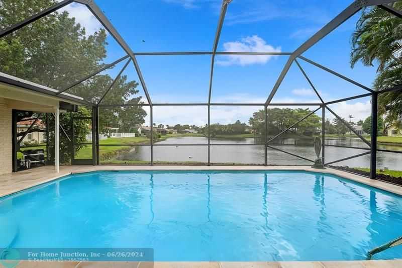 photo 3: 2363 Deer Creek Trl, Deerfield Beach FL 33442