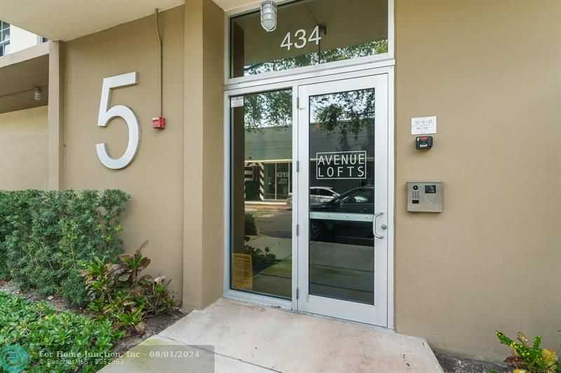 photo 3: 434 NW 1 Avenue Unit 303, Fort Lauderdale FL 33301