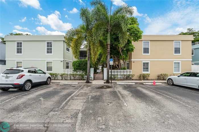 photo 1: 312 SE 10th Ave Unit C, Pompano Beach FL 33060