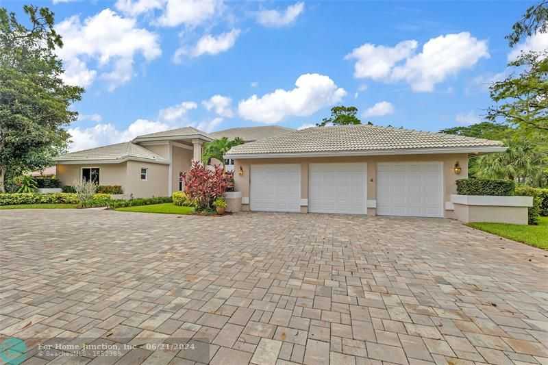 photo 3: 4670 W Leitner Dr, Coral Springs FL 33067