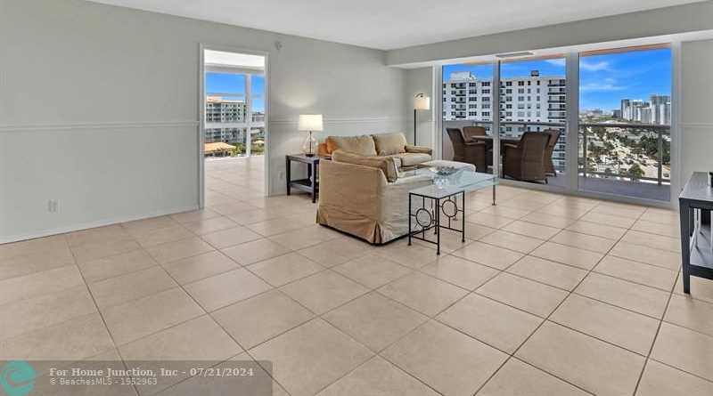 photo 3: 2841 N Ocean Blvd Unit 1710, Fort Lauderdale FL 33308