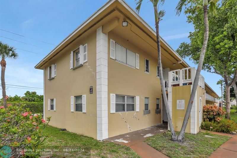 photo 3: 540 SE 2nd Ave Unit J7, Deerfield Beach FL 33441