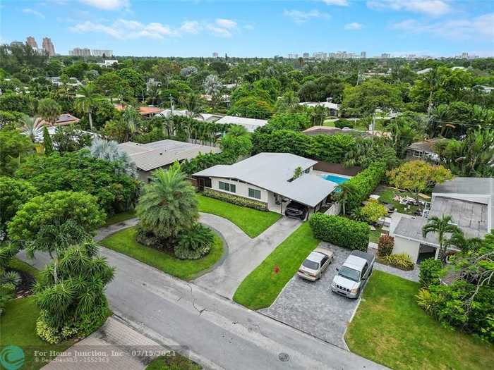 photo 1: 2012 NE 29th Ct, Fort Lauderdale FL 33306