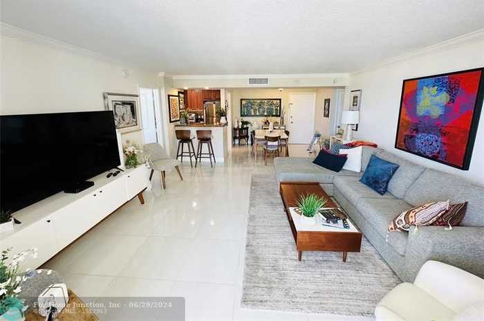 photo 1: 1 Las Olas Circle Unit 511, Fort Lauderdale FL 33316