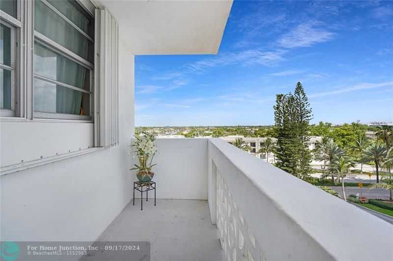 photo 3: 4250 Galt Ocean Dr Unit 5A, Fort Lauderdale FL 33308