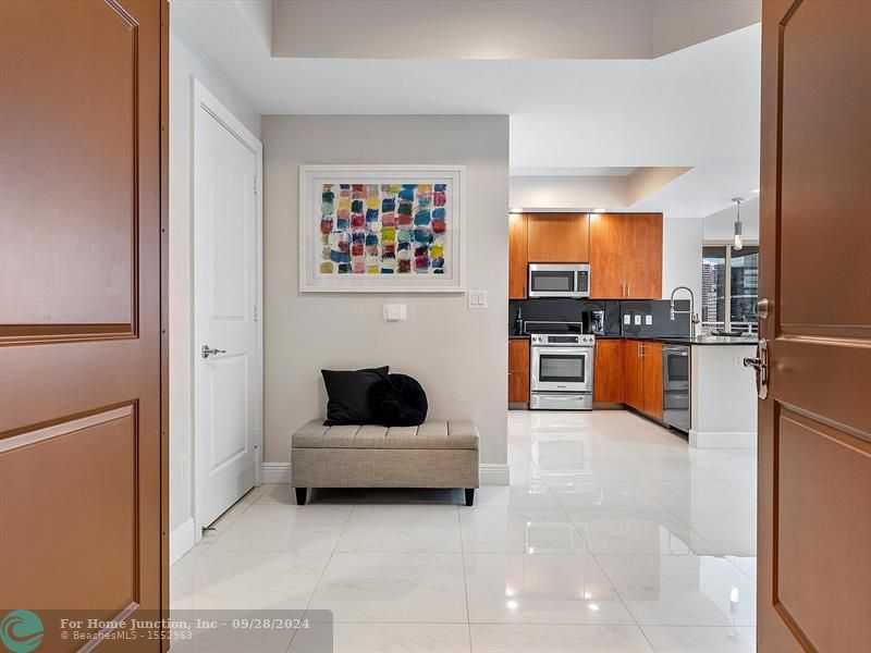 photo 3: 315 NE 3rd Ave Unit 1003, Fort Lauderdale FL 33301