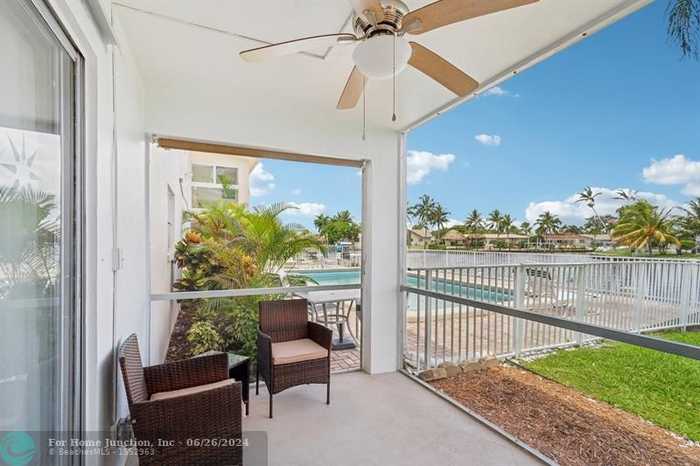 photo 2: 711 SE 7th Ave Unit 3, Pompano Beach FL 33060