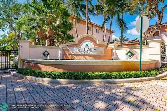 photo 1: 2009 SE 10th Ave Unit 301, Fort Lauderdale FL 33316