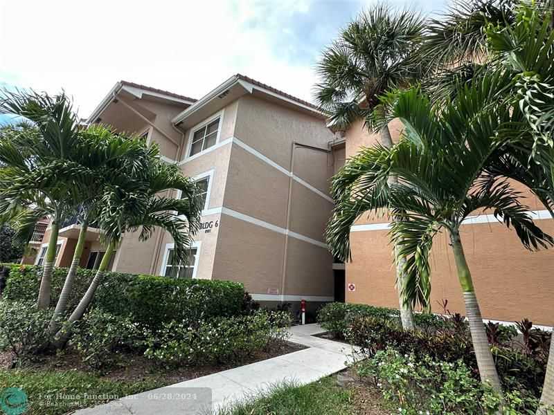 photo 3: 8901 Wiles Rd Unit 208, Coral Springs FL 33067