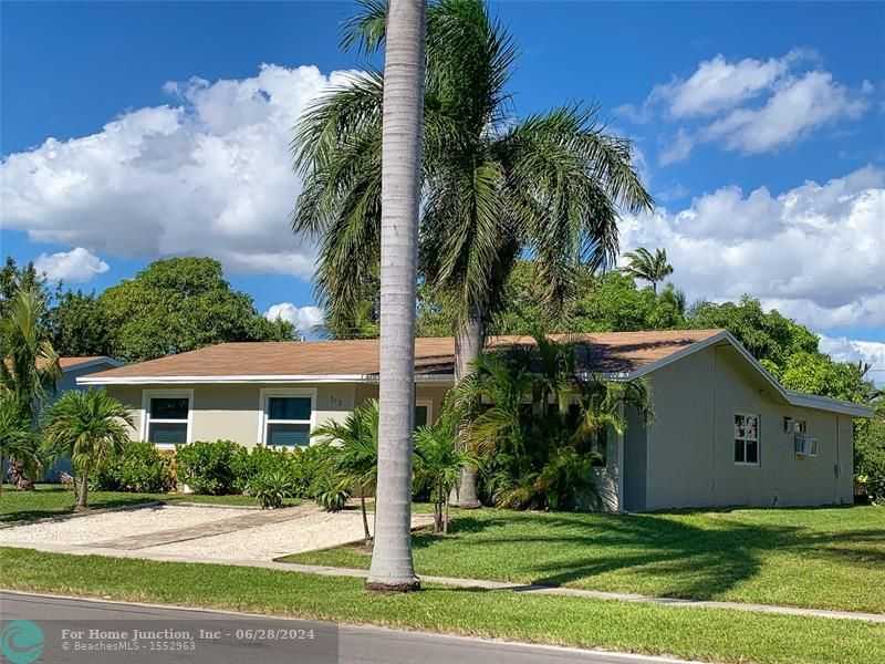 photo 3: 513 NE 2nd St, Dania Beach FL 33004