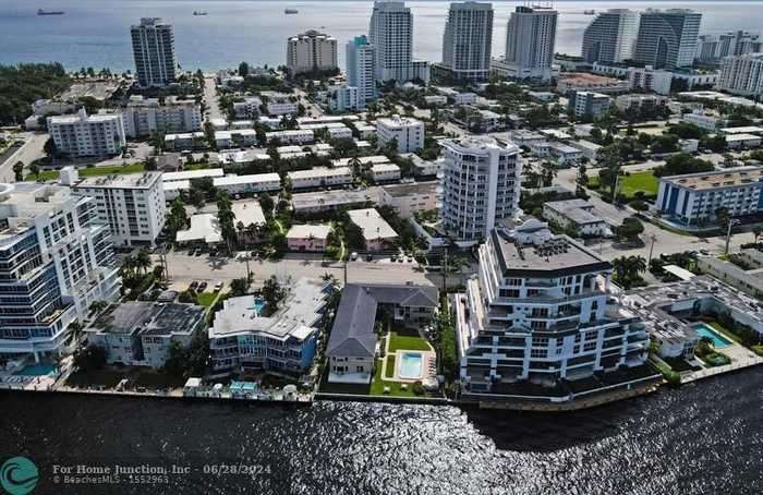 photo 1: 623 Bayshore Dr, Fort Lauderdale FL 33304